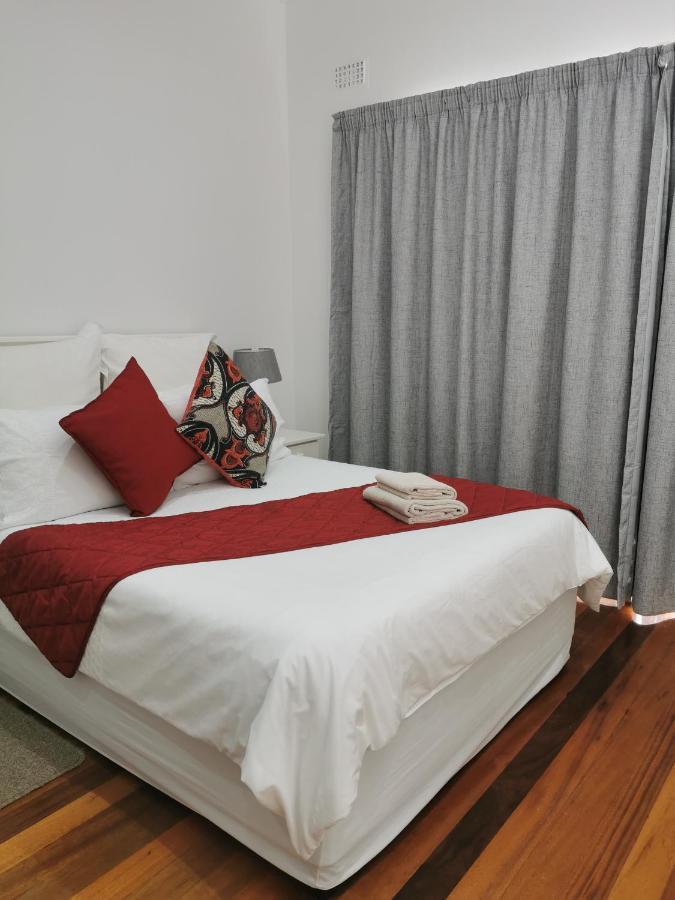 Ballina Ga-El Guesthouse ポート・エリザベス エクステリア 写真