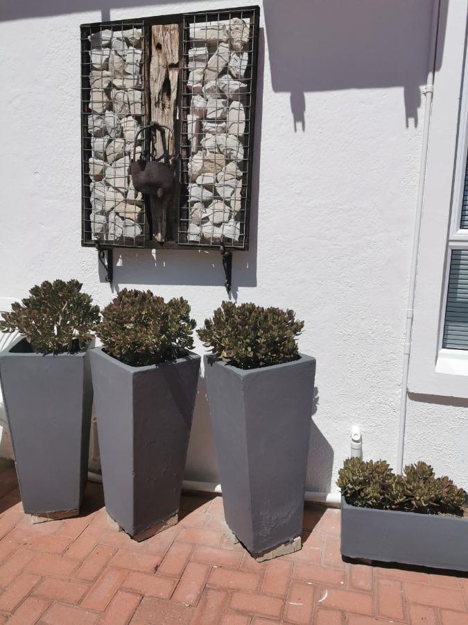 Ballina Ga-El Guesthouse ポート・エリザベス エクステリア 写真